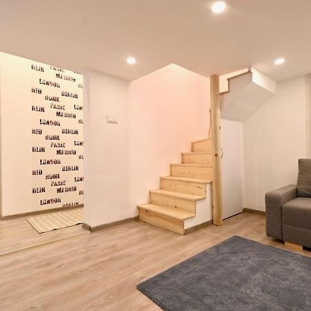 Cute Gallery Flat In Kiraly Street 부다페스트 외부 사진