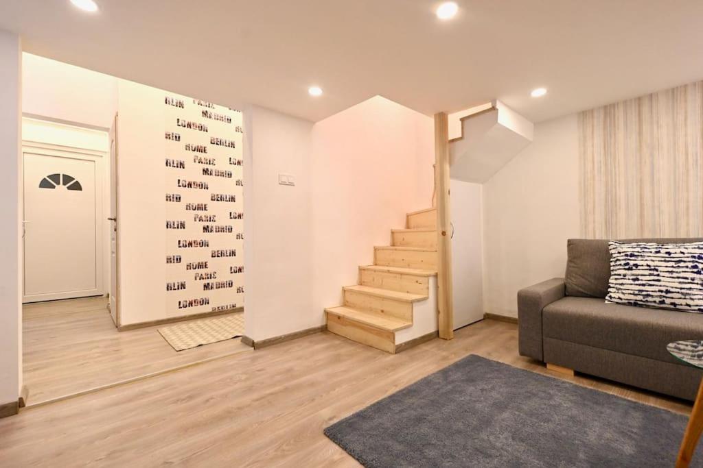 Cute Gallery Flat In Kiraly Street 부다페스트 외부 사진