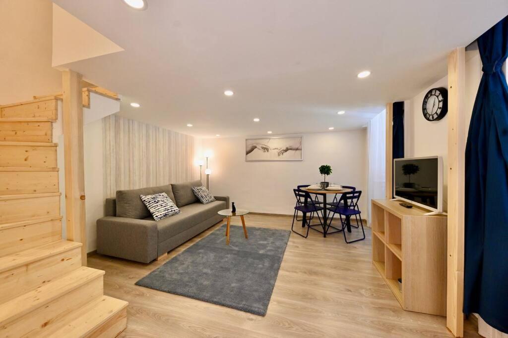 Cute Gallery Flat In Kiraly Street 부다페스트 외부 사진