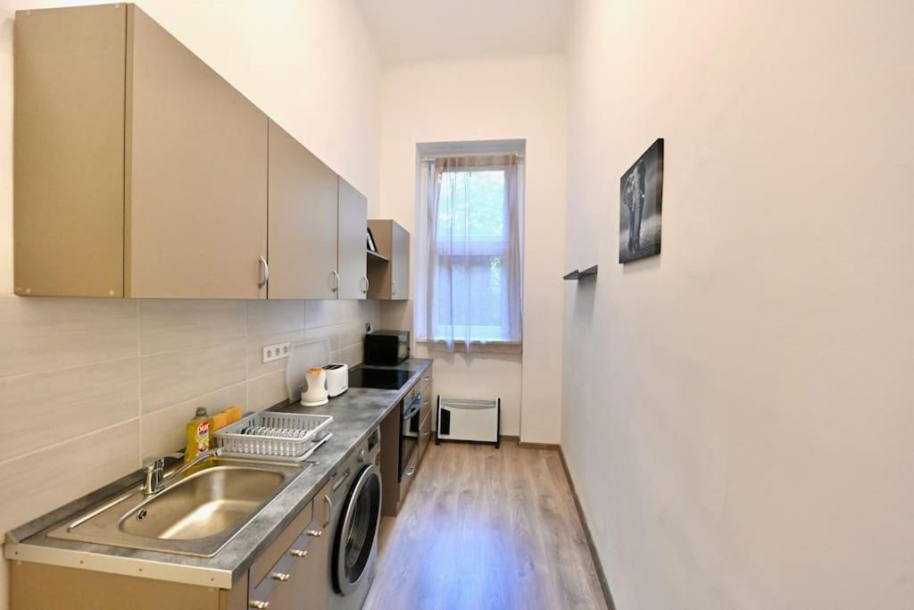 Cute Gallery Flat In Kiraly Street 부다페스트 외부 사진