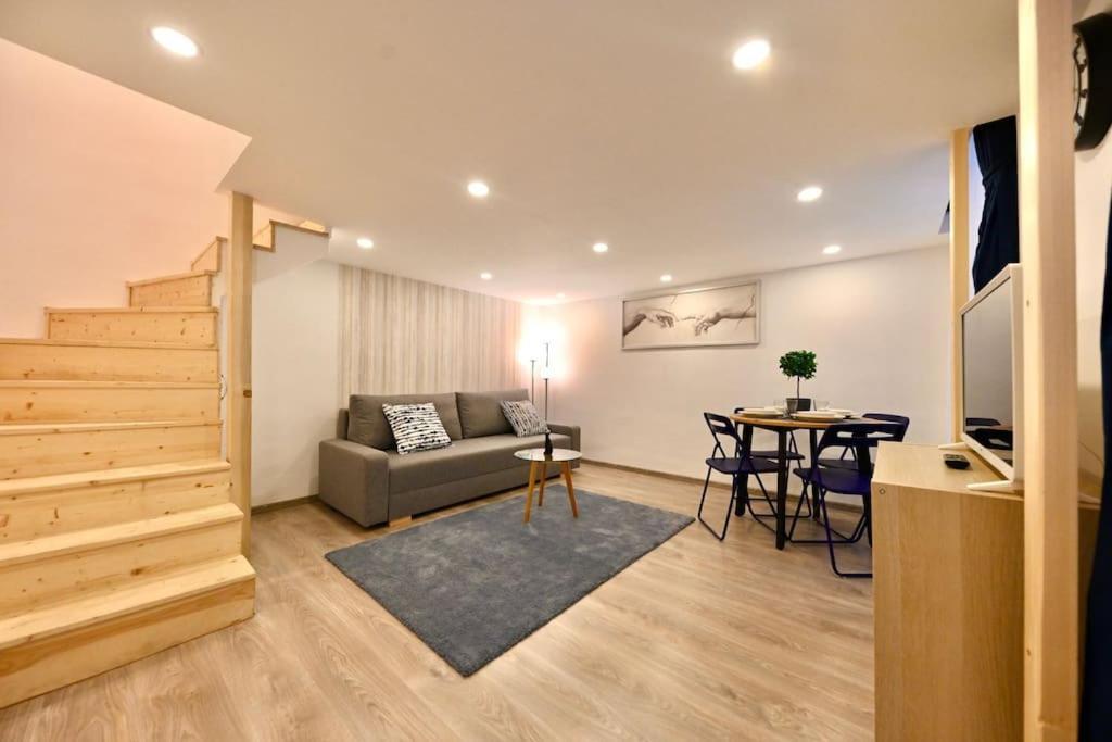 Cute Gallery Flat In Kiraly Street 부다페스트 외부 사진